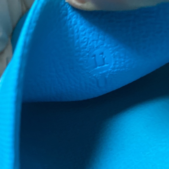 Adidas adilette Slides - Picture 5 of 6